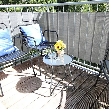 Apartment Spacious With Balcony & Wifi