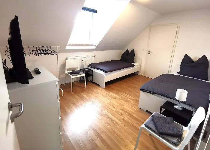 아파트 Spacious With Balcony & Wifi