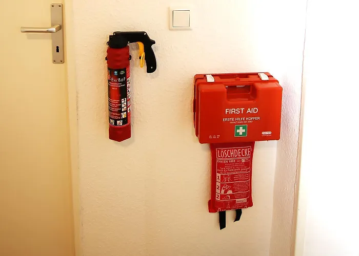 아파트 Spacious With Balcony & Wifi